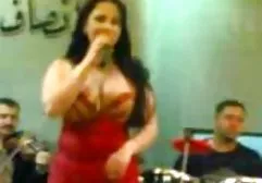 ماساژ دهنده عضلانی مشتری کثیف کلیپ های جدید سکسی را دوست دارد