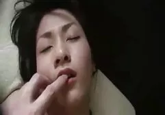 در طبقه تاریکی او جوجه تشنه را روی جنس و فاک انواع کلیپ های سکسی قرار داده است
