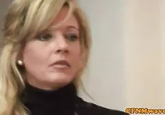 ماساژ بر روی یک دوربین مخفی با یک مشتری ثبت کلیپ های سکسی کوتاه شده است